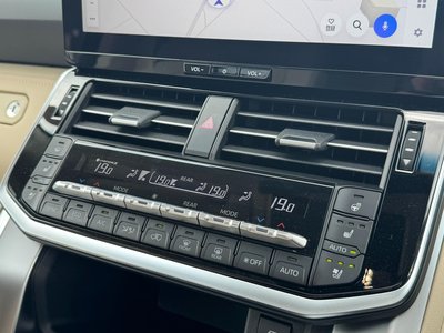 2025 Toyota LAND CRUISER 300 — миниатюра 56