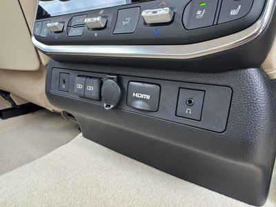 2025 Toyota LAND CRUISER 300 — миниатюра 70