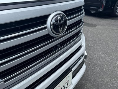 2025 Toyota LAND CRUISER 300 — миниатюра 17