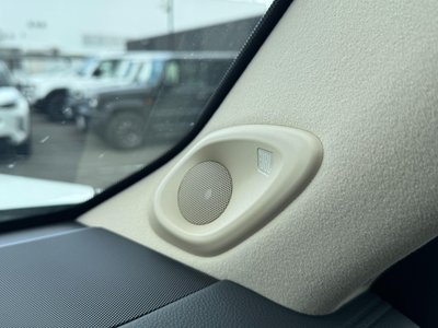 2025 Toyota LAND CRUISER 300 — миниатюра 66