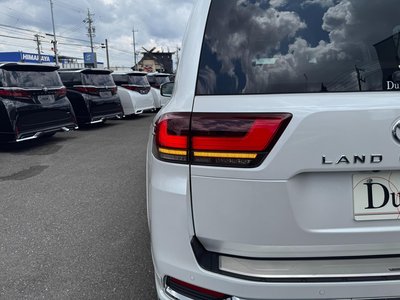 2025 Toyota LAND CRUISER 300 — миниатюра 26
