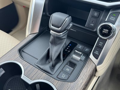 2025 Toyota LAND CRUISER 300 — миниатюра 59