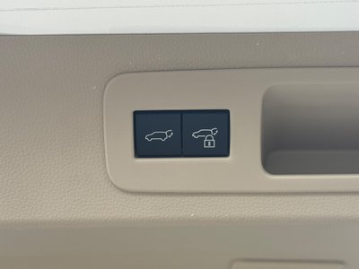 2025 Toyota LAND CRUISER 300 — миниатюра 31