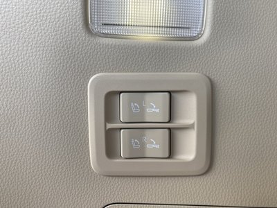 2025 Toyota LAND CRUISER 300 缩略图 50