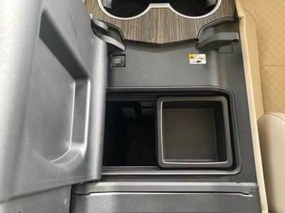 2025 Toyota LAND CRUISER 300 缩略图 46
