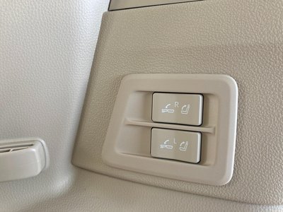 2025 Toyota LAND CRUISER 300 缩略图 49