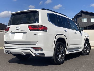 TOYOTA LAND CRUISER 300 - 7