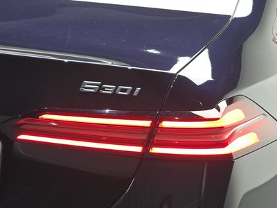 صورة 10 لـ 2024 BMW 5 SERIES