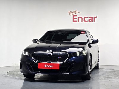 صورة 2 لـ 2024 BMW 5 SERIES