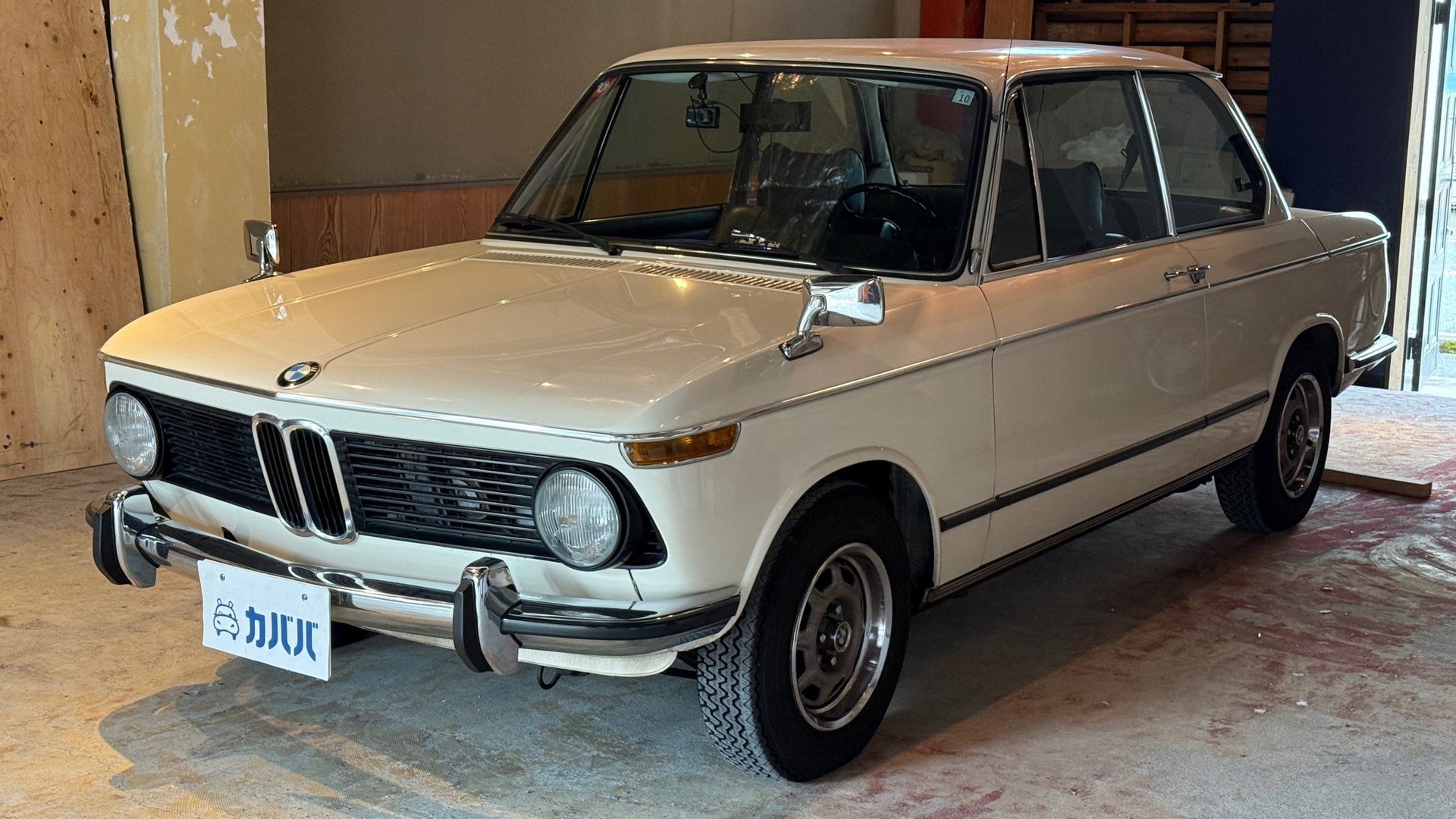 BMW 2002 SERIES - View 1