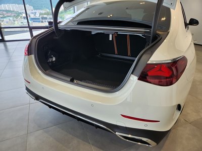MERCEDES-BENZ E-CLASS - 9