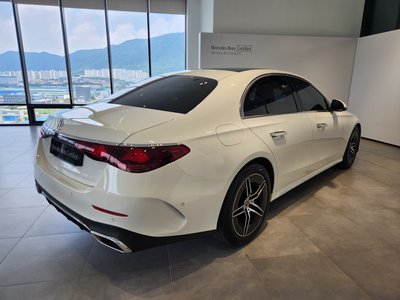 MERCEDES-BENZ E-CLASS - 3