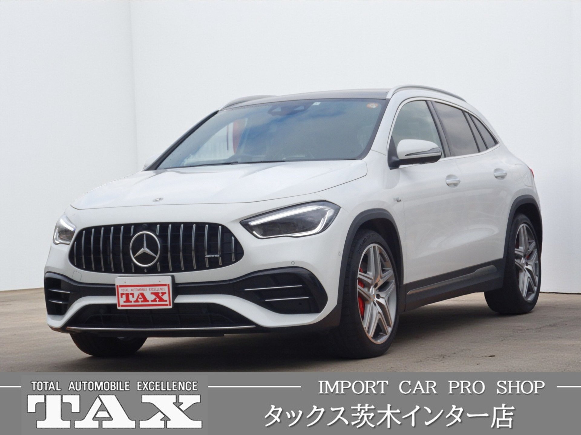 MERCEDES-BENZ GLA AMG - View 1