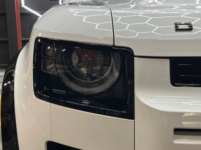 LAND ROVER DEFENDER - 9