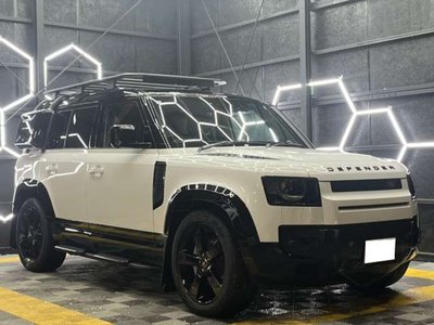 LAND ROVER DEFENDER - 1