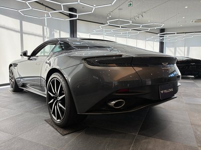 ASTON MARTIN DB11 - 4
