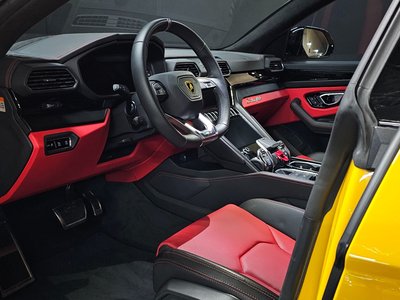 LAMBORGHINI URUS - 9