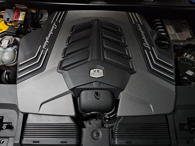 LAMBORGHINI URUS - 8