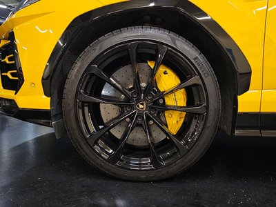 LAMBORGHINI URUS - 7