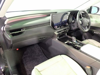 2023 Lexus RX — миниатюра 25