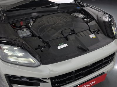 صورة 7 لـ 2024 Porsche CAYENNE