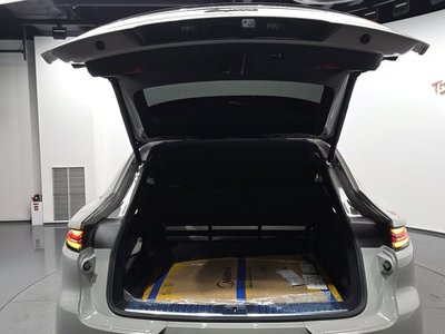 2024 Porsche CAYENNE thumbnail 40