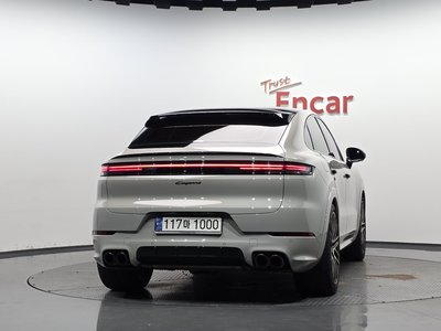صورة 4 لـ 2024 Porsche CAYENNE