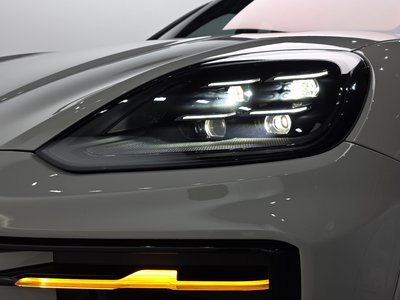 صورة 9 لـ 2024 Porsche CAYENNE
