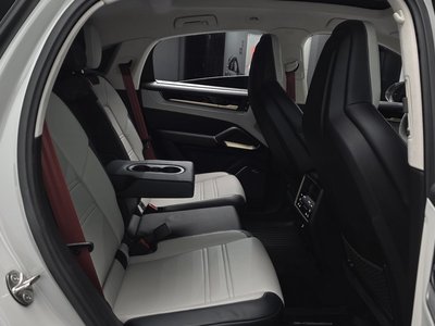 2024 Porsche CAYENNE thumbnail 17