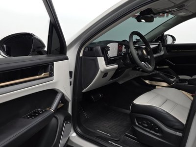 2024 Porsche CAYENNE thumbnail 13