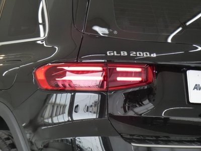 MERCEDES-BENZ GLB - 4