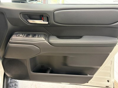 2025 Toyota LAND CRUISER 250 — миниатюра 34