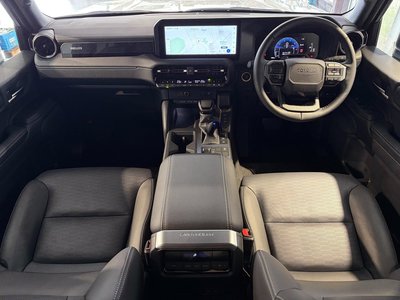 2025 Toyota LAND CRUISER 250 — миниатюра 11