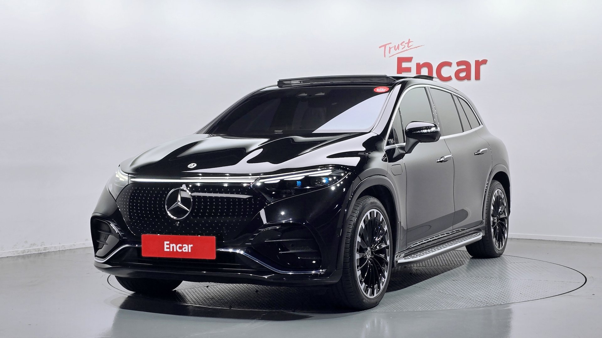 MERCEDES-BENZ EQS SUV - View 1