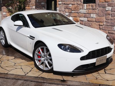ASTON MARTIN V8