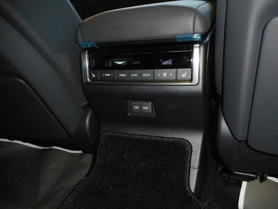 2026 Lexus GX — миниатюра 40