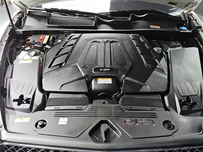 BENTLEY BENTAYGA - 7