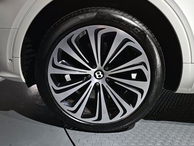 BENTLEY BENTAYGA - 6