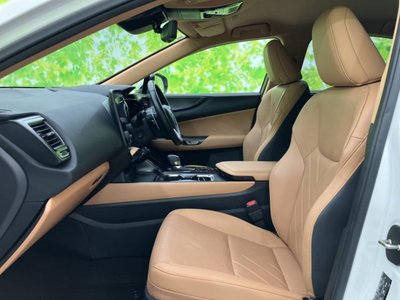 صورة 6 لـ 2023 Lexus NX