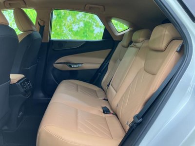 صورة 7 لـ 2023 Lexus NX