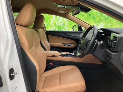 صورة 4 لـ 2023 Lexus NX