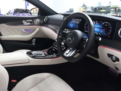 MERCEDES-BENZ E-CLASS - 4