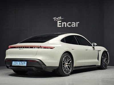 2023 Porsche TAYCAN — фото 3