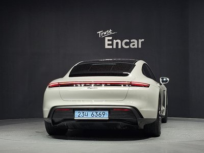 2023 Porsche TAYCAN — фото 4