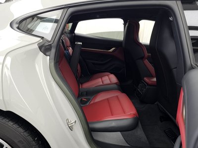 2023 Porsche TAYCAN — миниатюра 12
