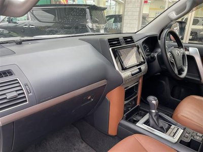 TOYOTA LAND CRUISER PRADO - 10