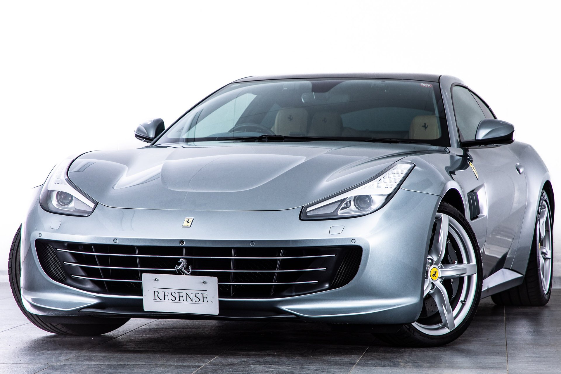 FERRARI GTC4 LUSSO - View 1