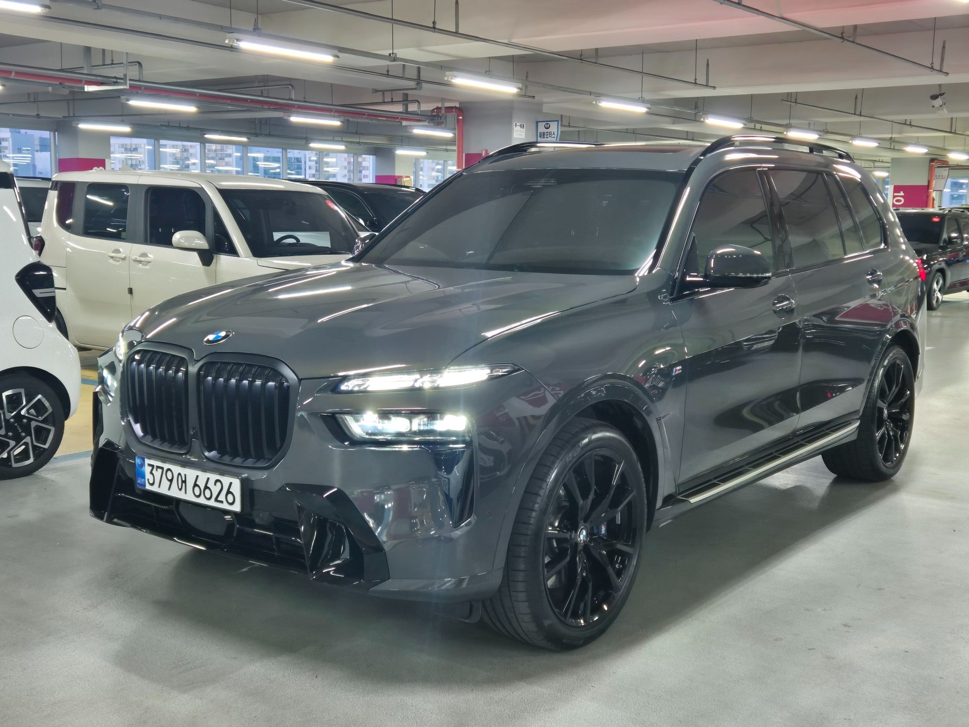 BMW X7 - View 1