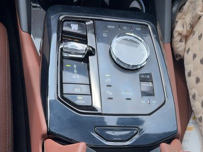 2025 BMW 5 SERIES 缩略图 14