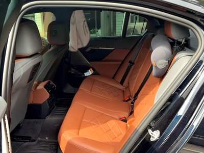 2025 BMW 5 SERIES photo 10
